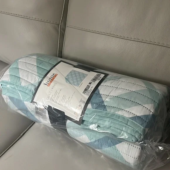 New! Home Design King Quilt